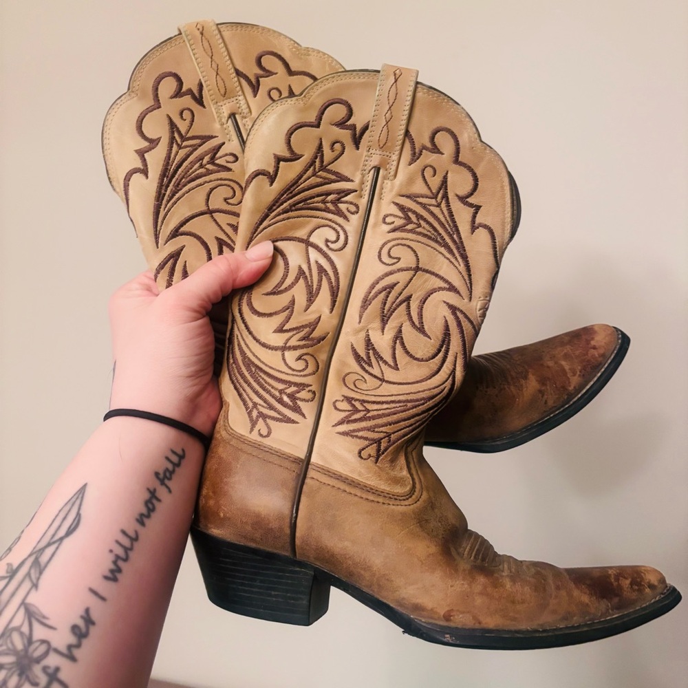 ARIAT Tan Western Cowboy Boots